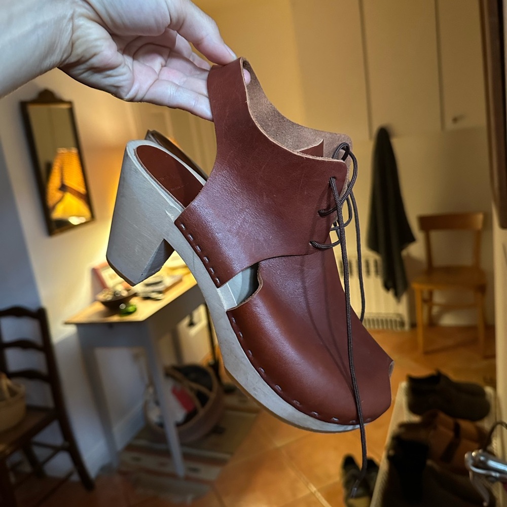 Bryr Clogs - image 2